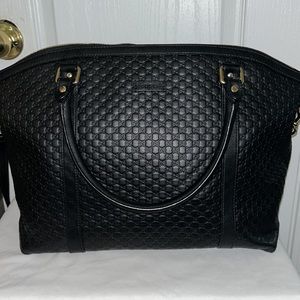 Authentic large leather zippered Gucci Logo Guccissima bag w/ dust bag.